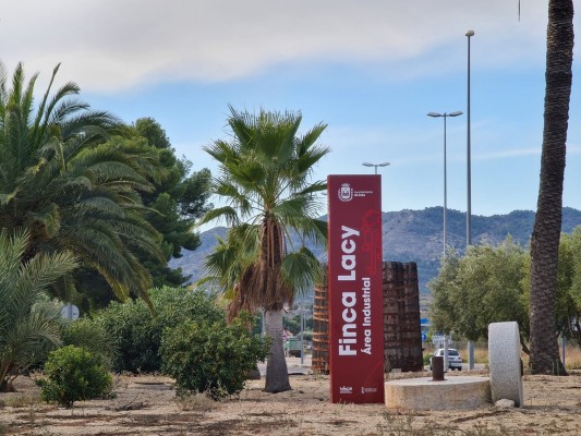 Elda recibe 280.000 euros del Ivace para seguir con la mejora de los polígonos Campo Alto y Finca Lacy