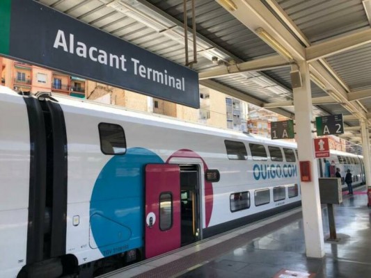 Competencia multa a Adif por el traslado temporal a Chamartín de los trenes de Ouigo desde Alicante