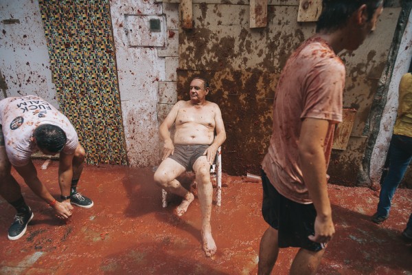 Polémica por la venta de entradas VIP en la Tomatina: ¿De fiesta popular a 