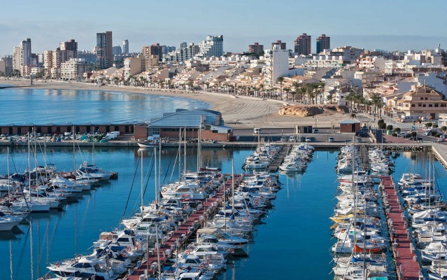 La Generalitat cierra una vivienda para personas con discapacidad en El Campello por supuestos maltratos