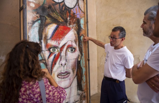 El grafiti de Bowie de Jesús Arrúe llega a l'Etno