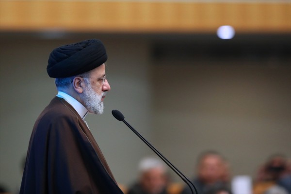 El helicóptero del presidente de Irán, en paradero desconocido tras un aterrizaje forzoso