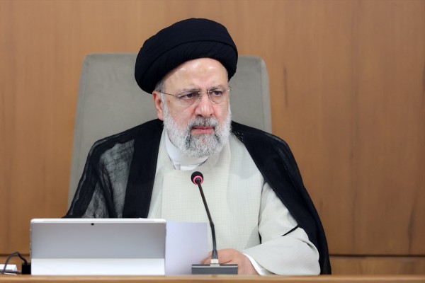 Desaparece el helicóptero en el que viajaba el presidente de Irán, Ebrahim Rais 