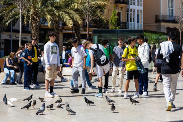 La cifra de menores de 18 años en la Comunitat Valenciana casi triplica a la de mayores de 80