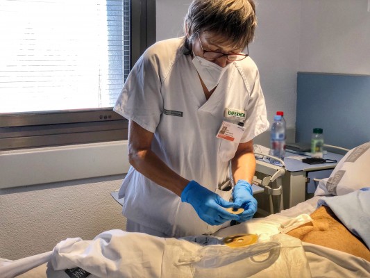 Cuatro hospitales de la Comunitat reciben el sello de humanización en cuidados a pacientes osteometizados