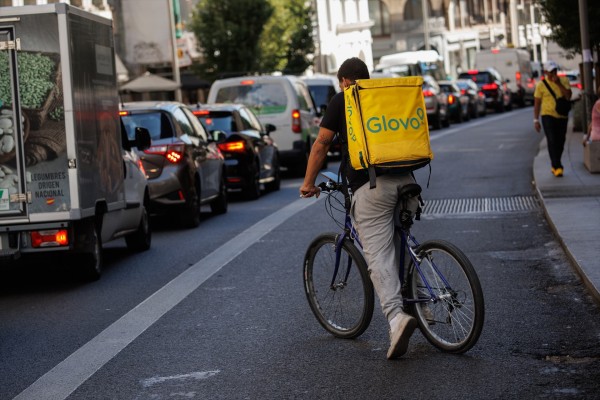 El TSJCV confirma la condena de un millón de euros a Glovo por no cotizar por sus repartidores