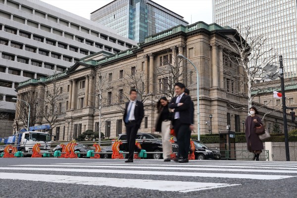 Difícil equilibrio para el Gobierno y el Banco de Japón

