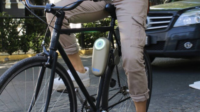 Una startup lanza una batería eléctrica portátil que convierte bicicletas convencionales en eléctricas
