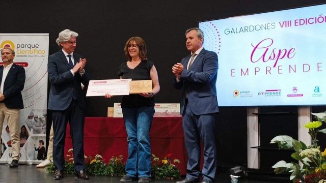 Una app para pedir ayudas, un bañador que flota más o una floristería, premiados en Aspe Emprende