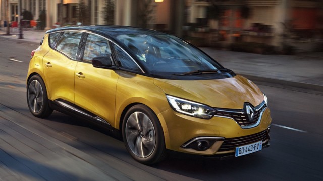Kia y Renault, entre los generalistas y Mercedes de los premium, tiran del mercado