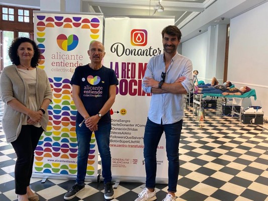 El Centro de Transfusión y Alicante Entiende LGTBI organizan una donación de sangre