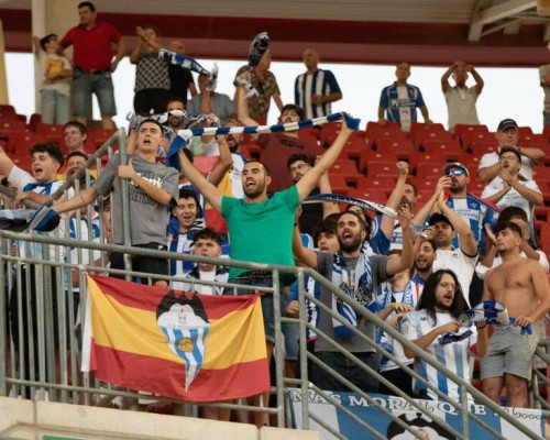 La afición del Alcoyano exige que continúe jugando en la ciudad y se manifestará