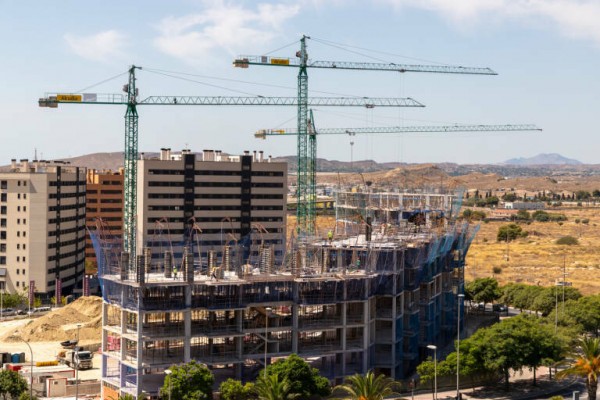 Las viviendas iniciadas en el primer trimestre: la Vega Baja suma 908, más que el resto juntas 