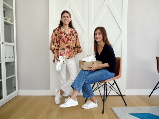 Mu the Brand, de Elche, calza a la Reina Letizia: va a su expansión en el país y la presencia multimarca