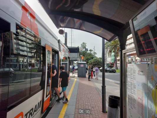 La Línea 5 del Tram modifica su servicio el fin de semana por el Campeonato de Triatlón