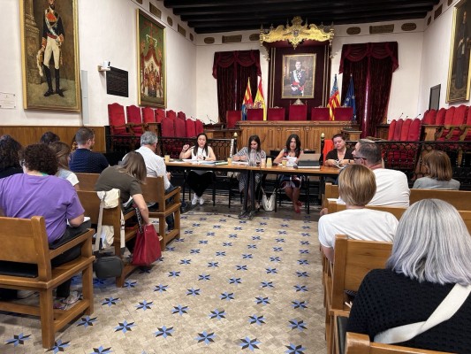 El 'cóctel' de las aulas en Elche: menor natalidad, reducción de estas, y unas ratios que impiden crear más
