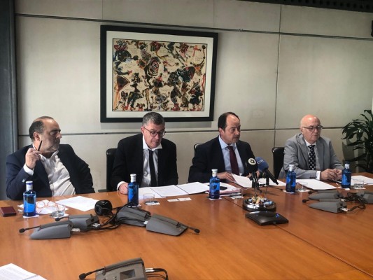 Juristes pone en jaque la reforma constitucional del artículo 49 con su recurso sobre el derecho civil