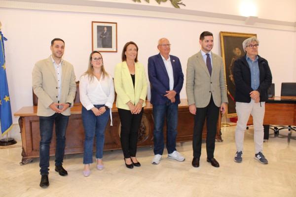 Alcaldes de la Marina Alta y la Safor crearán un foro para reclamar la conexión férrea entre Dénia y Gandía 