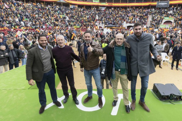 Vox fletará autobuses desde Murcia para el 'Viva 24' en Madrid con Milei como cabeza de cartel
