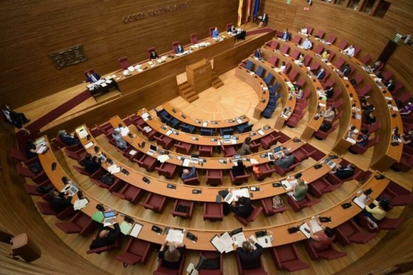 PP y Compromís acuerdan exigir un fondo de nivelación hasta que se reforme la financiación