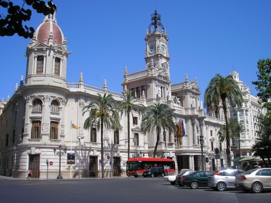 El Ayuntamiento pagará en 2017 cinco millones menos que en 2015 por intereses de demora en el pago a proveedores