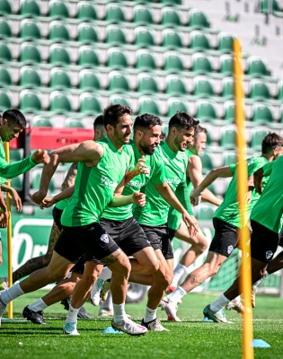 Al vestuario del Elche también le salen las cuentas