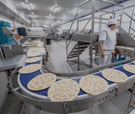 La navarra Monbake compra la empresa murciana de pizzas congeladas La Niña del Sur