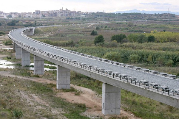 Bruselas ofrece 87,1 millones para financiar infraestructuras de transporte en España, entre ellas el Corredor