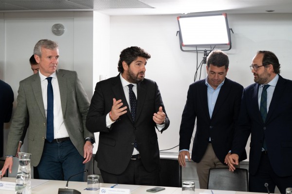 López Miras se opone a facilitar la investidura de Salvador Illa como presidente de Cataluña
