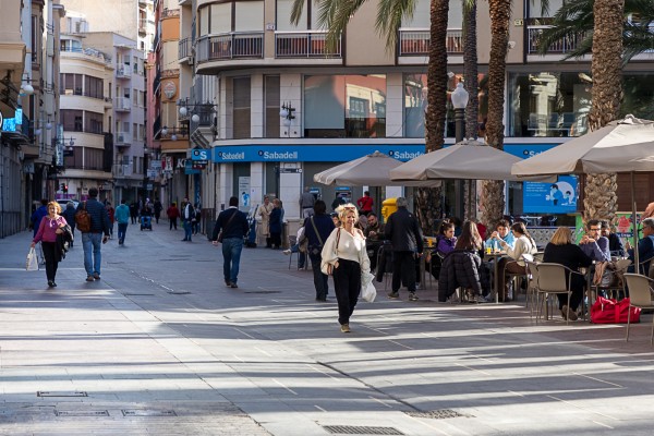 Elche modificará la ordenanza de terrazas, se intentarán mantener todas o reducir: hay 300 del covid
