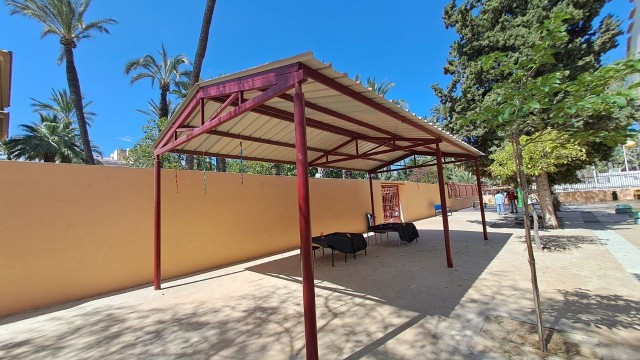 El Ayuntamiento de Elche instalará pérgolas en los centros educativos