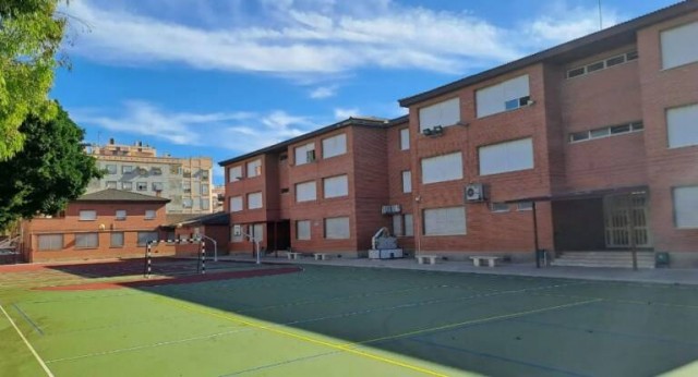 El PSOE de Elche advierte de la eliminación de diez aulas de Infantil y Primaria en la ciudad 