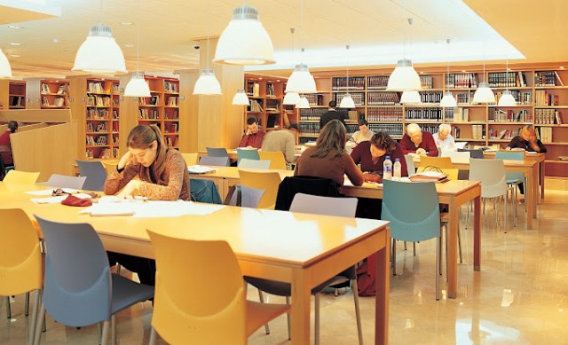 Benidorm activa el programa 'Sessió Contínua' para preparar los exámenes universitarios