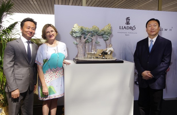 Lladró recrea en porcelana el cuadro chino más emblematico