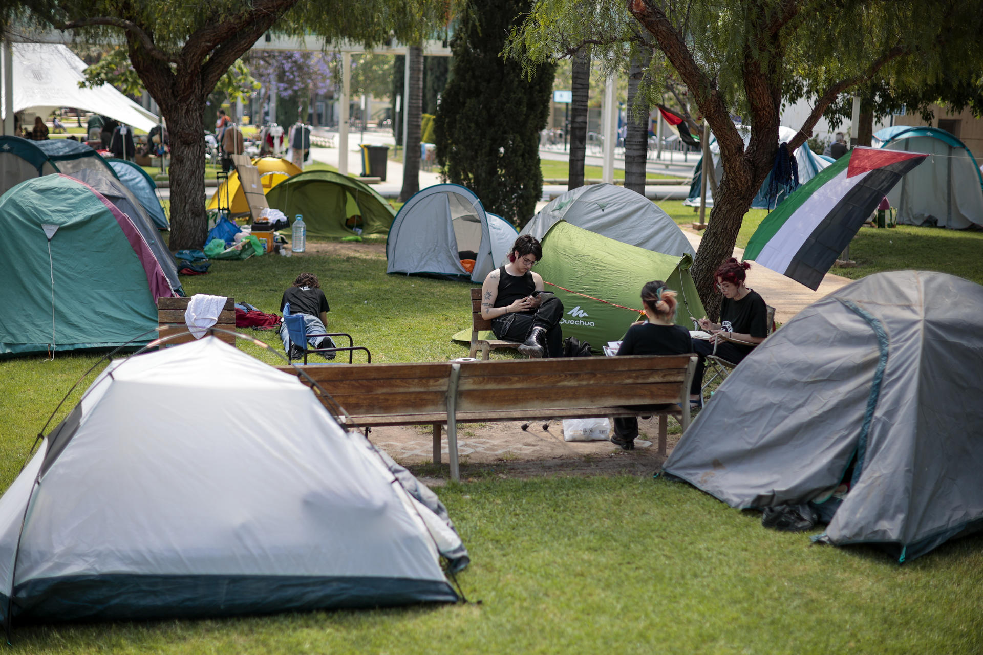 Estudiantes de la UPV se suman a las acampadas propalestinas y piden romper con Israel
