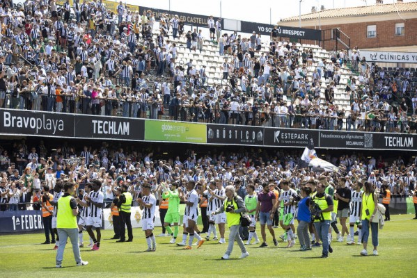 El fútbol profesional, un cambio de hábitos para los aficionados del Castellón  