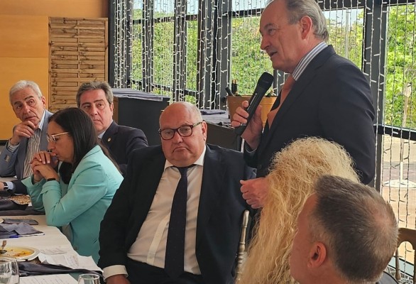 Aguirre apela a un 