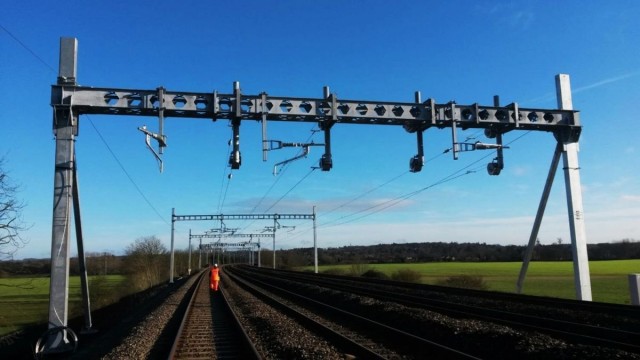 Coxabengoa se adjudica un contrato de electrificación y mantenimiento por 53 millones de euros con ADIF

