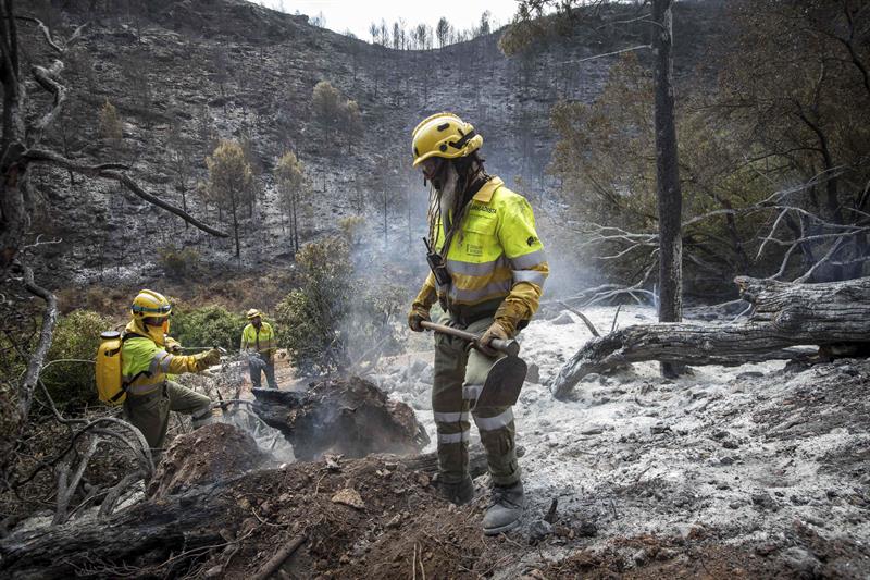 Los incendios remiten en Valencia