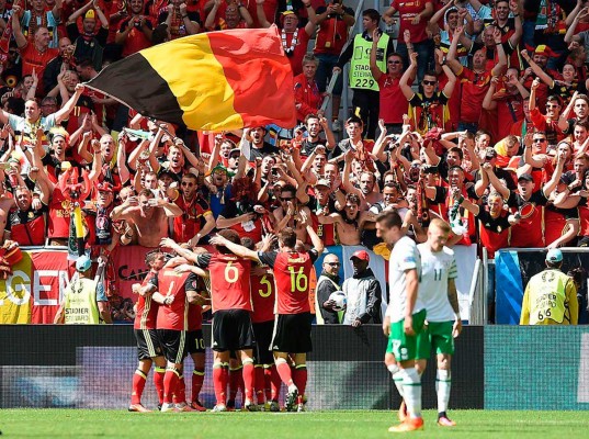 Bélgica responde a las críticas con goles