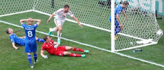 Un gol en propia meta frustra el sueño islandés
