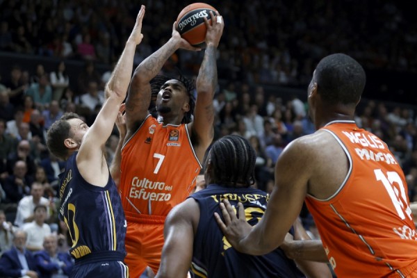 Unicaja-Manresa, R. Madrid-Gran Canaria, Barça-Lenovo y Valencia-Murcia, cruces de playoff

