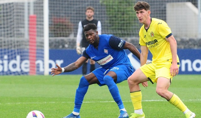 La salvación pasa a ser una utopía para el Villarreal B tras fallar un penalti y sufrir una expulsión 