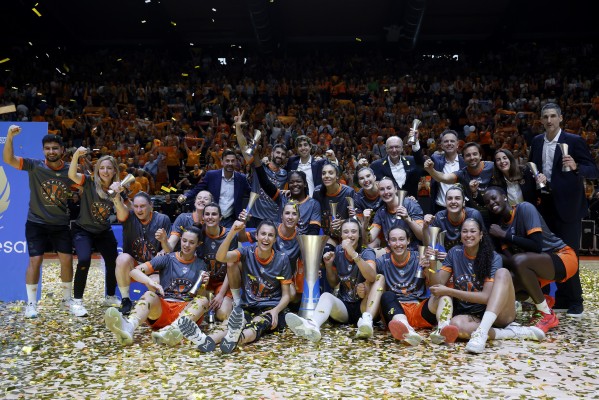 Valencia Basket conquista la LF Endesa y firma un 'triplete' histórico