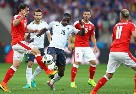 Francia seduce pero no vence a Suiza que sirve a ambos para pasar de fase
