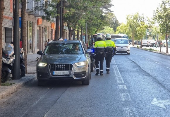 Más de mil multas en once días por uso indebido del carril bus-taxi en València