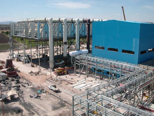 Abengoa y sindicatos firman un acuerdo que reduce los despidos en Inabensa a 72
