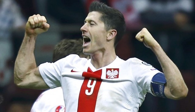 Polonia busca los goles de Lewandowski para soñar con el primer puesto