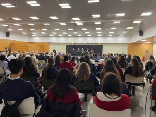 Compromís denuncia que el catering de la 