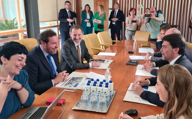 Alicante y Transportes preacuerdan la retirada de las vías en Benalúa y revisarán la electrificación